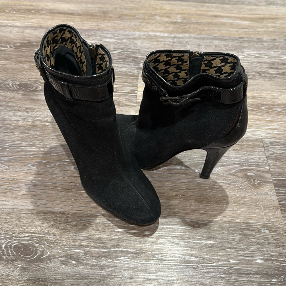 Like New! Moschino Cheap And Chic Leather Ankle Booties Boots Heels 36.5